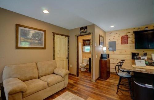 Robbinsville House | Dragon's Nest Cabin with Mountain Views