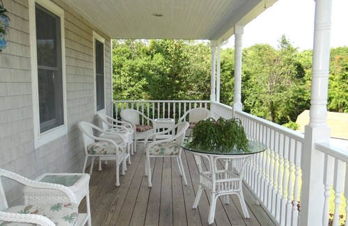 Block Island House | Dragonfly, Blueberry Hill, Block Island.Accommodates Large Families in Comfort.