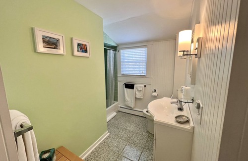 Ogunquit Bed & Breakfast | Dragonfly Guest House