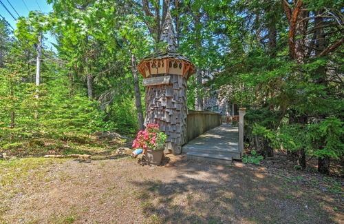 Prospect Harbor Cottage | 'Dragonwood Castle' on Waterfront w/Stunning View