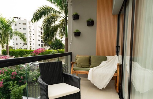 Santiago Province Apartment | Dream Stay - Pool & Gym - 10min Airport & HOMS