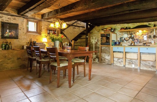 Clermont-d'Excideuil House | Dreamy Holiday Home in Clermont d' Excideuil with Fireplace
