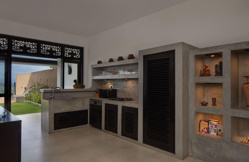 Hikkaduwa Villa | Dream Beach Villas/Villa Araliya, luxury villa right on the white sand beach