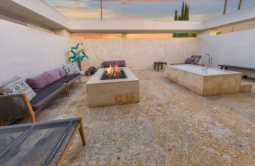 Norma Triangle House | Dream Beverly Hills Mansion W. Pool & Rooftop Deck