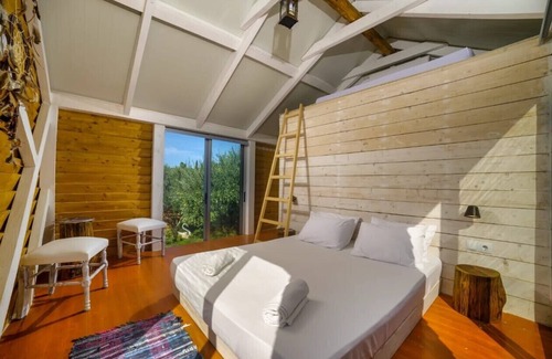 Vanato Other | Dream Catcher ” is a wonderful House located in the center of Zakinthos!
