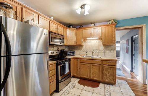 Oakhurst House | Dream Catcher’s Bungalow: 15% Off Until Nov 30!