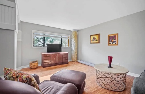 Spanish Wells Apartment | Dream condo unbeatable locationnn