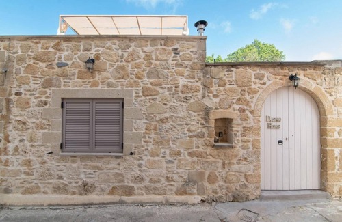 Drapanias House | Dream House | 2BR Retreat Near the Beach