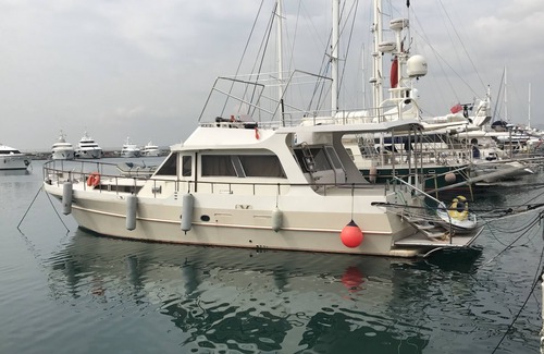 Sant'Antioco Boat Rental | Dream House Boat in the center of the town