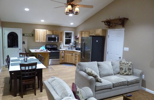 Weedville House | Dream Ridge Lodge - Spacious, Private and Centrally Located
