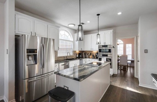 Plano House | Dream Vacay in Central Plano - Pool & Grill