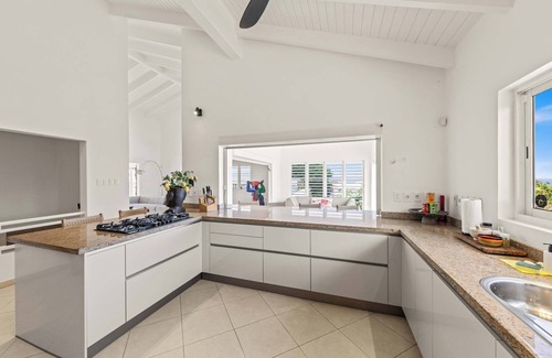 Marie Pampoen Villa | Dream View Villa: Private Pool & Sea Views!