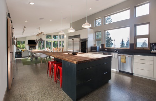Alyeska House | Dream Views & Chef's Kitchen-Modern, Mountain Home w/Hot Tub