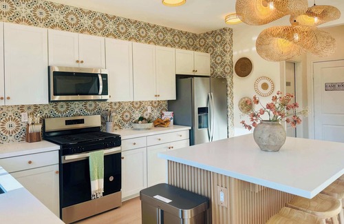 Coachella House | DreamCatcher Resort: 6B/Pool/Spa/FOOTGOLF/bbq/Game Room