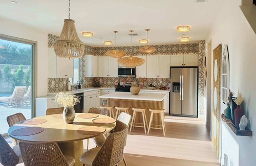 Coachella House | DreamCatcher Resort: 6B/Pool/Spa/FOOTGOLF/bbq/Game Room