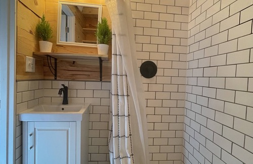 Dickinson Apartment | Dreamlabs studio snuggled by Dickinson State University