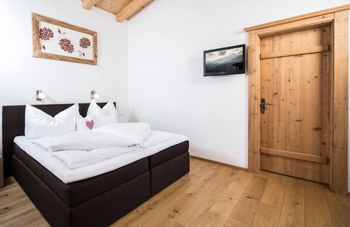 Helfenstein House | Dreamlike double chalet for up to 20 people in a quiet central location!