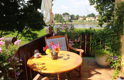 Hosterwitz Apartment | * Dreamlike Elb-Chalet with charm * Massages bookable