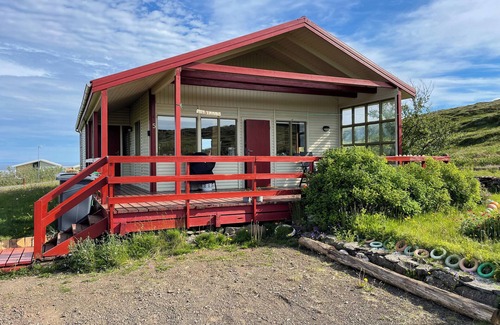 Langanesbyggð Cabin | Dreamy cabin with a garden