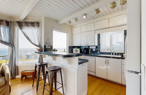 Bodega Bay House | Dreamy Coastal Home W/Breathtaking Ocean Views, Free WiFi & Deck - Dogs OK