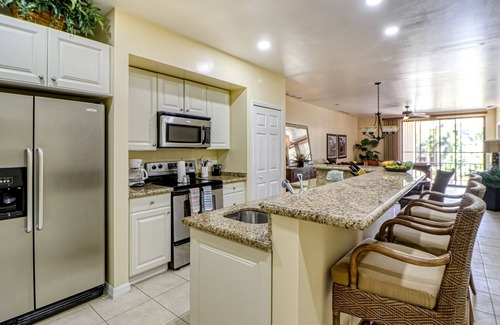 Coco Apartment | Dreamy Condo near the Beach W Shared Pool/Hot Tub, Private Balcony & Fast WiFi