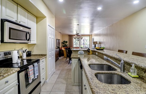 Coco Apartment | Dreamy Condo near the Beach W Shared Pool/Hot Tub, Private Balcony & Fast WiFi