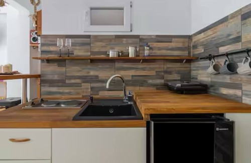Palaio Faliro Apartment | Dreamy Cove, Artistic Hideaway near Floisvos 1BD
