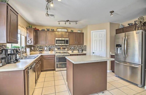 El Mirage House | Dreamy El Mirage Oasis < 12 Mi to Golf & Hike