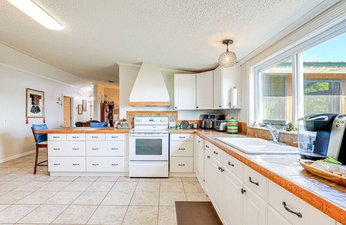 Highland House | Dreamy Home on Lake Istokpoga w/Dock + Views!