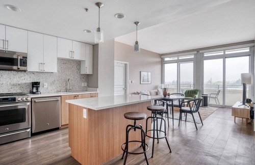 Mountain View Apartment | Dreamy Mountain View 2BR w/W/D, Gym & Lounge, nr highways, by Blueground