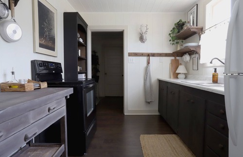 Methow House | Dreamy Mountain View Cottage + Creative Work Space