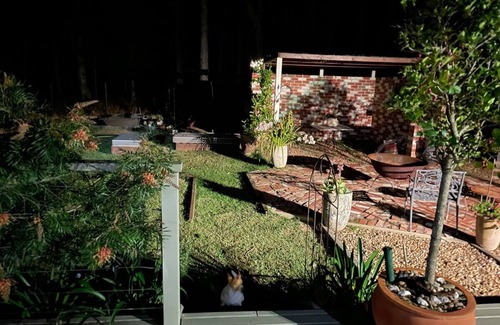 Mystery Bay Cottage | Dreamy Mystery Bay. Escape to the serene beauty of Mystery Bay.