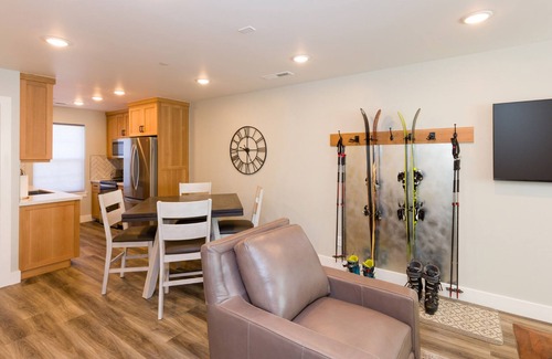 Cottonwood Heights Apartment | Dreamy new 2BR unit with superior ski access!