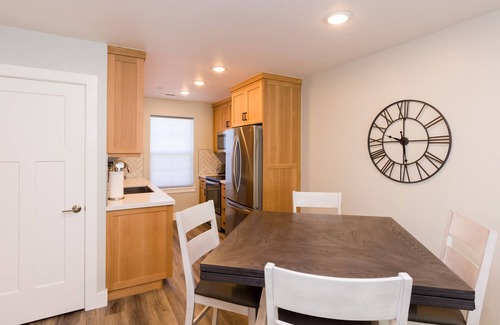 Cottonwood Heights Apartment | Dreamy new 2BR unit with superior ski access!