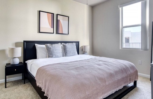 South San Francisco Apartment | Dreamy South SF 1BR w/ W/D, Gym & Pool, nr BART, by Blueground