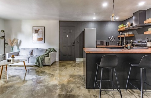 Roosevelt Condo | Dreamy Villa near CRMC & Downtown