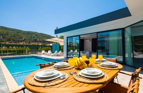 Sarıbelen Villa | Dreamy Villa with Private Pool and Jacuzzi in Kas