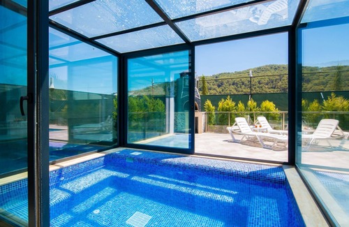 Sarıbelen Villa | Dreamy Villa with Private Pool and Jacuzzi in Kas