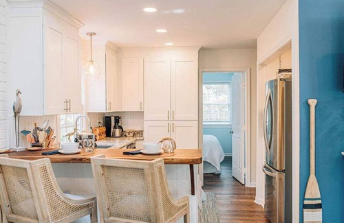 Deltaville House | Dreamy Waterfront+Hot tub+Kayaks+Deck+Dock+Games