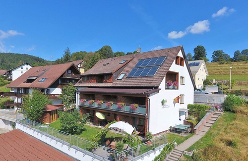 Lenzkirch Apartment | Dreibettzimmer, 44qm, mit DU/WC und Balkon