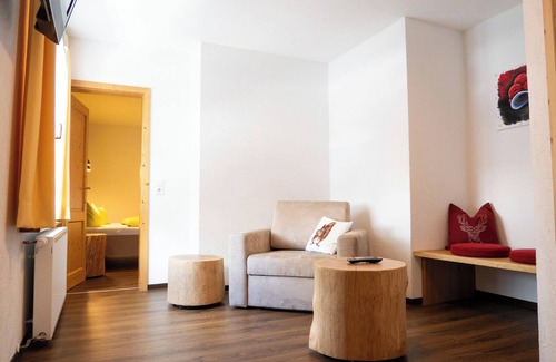 Lenzkirch Apartment | Dreibettzimmer, 44qm, mit DU/WC und Balkon