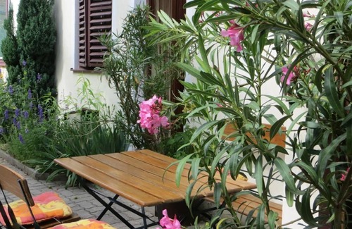 Morbisch am See Bed & Breakfast | Dreibettzimmer mit Dusche, WC - Gästehaus Elfriede
