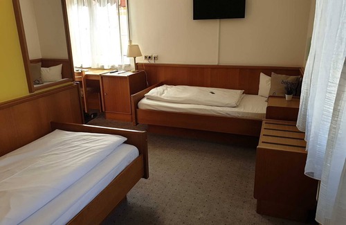 Erlangen Bed & Breakfast | Dreibettzimmer - Hotel & Gasthof Ritter St. Georg