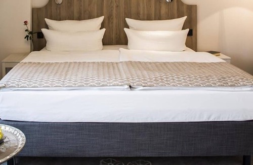 Sudstadt House | Dreibettzimmer - Hotel Via Regia