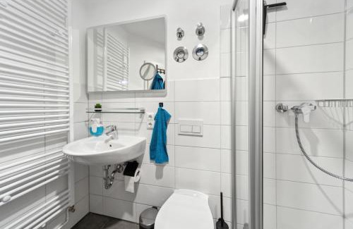 Dresden Apartment | DresdenStay gemütlich und modern mit Kamin und PS4