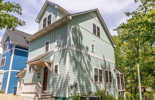 Michigan City House | Drift Away-Built for a crowd with a Fire pit!