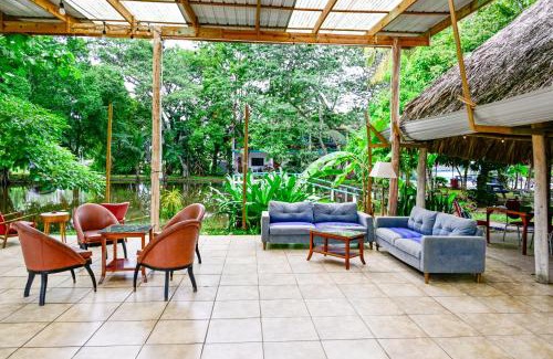 Santa Elena Hotel | Drift Inn Cayo