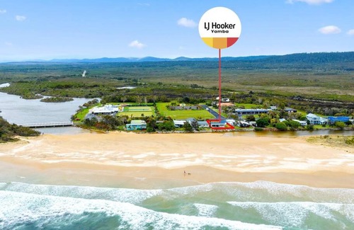 Brooms Head House | Driftaway - Absolute Beachfront - LJHooker Yamba
