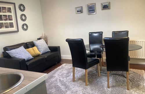 Ardfert Apartment | Driftaway at Barrow Lodge on the shore of stunning Barrow Bay