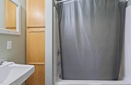 Elkader Apartment | Driftless Suite